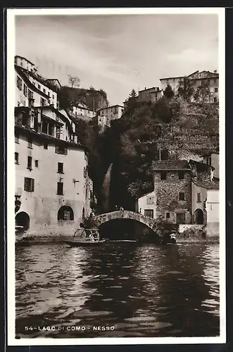 AK Nesso, Häuser vom Lago di Como gesehen