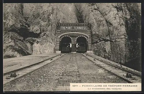 AK Funiculaire de Tréport-Terrasse, le croisement des voitures