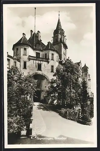 AK Sigmaringen, Strassenpartie vor dem Schlosstor