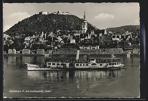 AK Hainburg a. D., Ortsansicht mit Ausflugsschiff Hebe