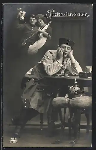 Foto-AK Rekrutentraum, Soldat am Tisch träumt von Zweisamkeit