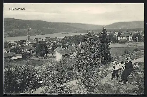 AK Lillehammer, Blick von einer Anhöhe auf den Ort