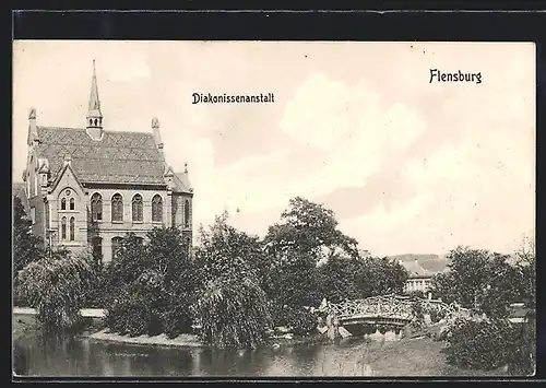 AK Flensburg, Uferpartie mit Brücke und Diakonissenanstalt