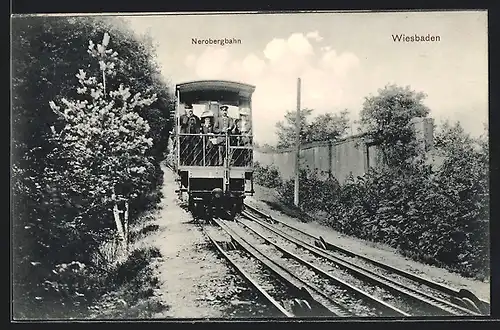 AK Wiesbaden, Nerobergbahn mit Lokführer