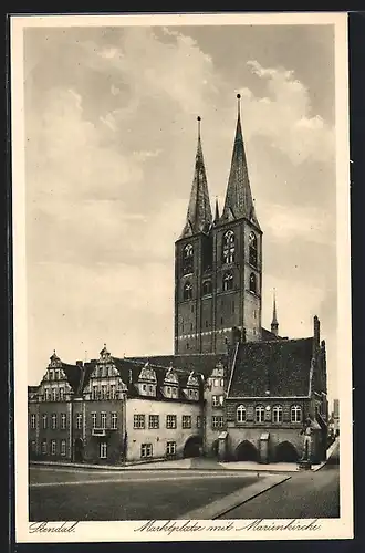 AK Stendal, Strassenpartie am Marktplatz mit Marienkirche