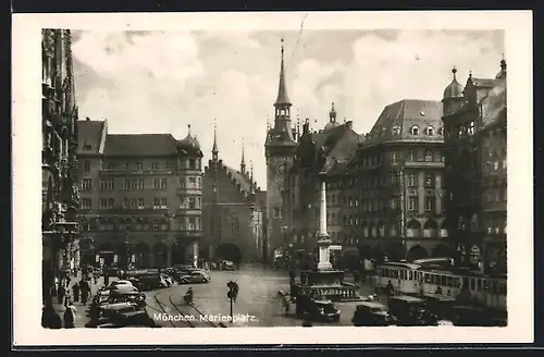 AK München, Marienplatz mit Strassenbahn aus der Vogelschau