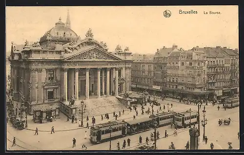 AK Brüssel / Bruxelles, La Bourse, Partie mit Strassenbahn