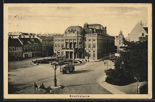 AK Bratislava, Stadtplatz mit Strassenbahn