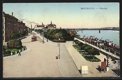AK Bratislava, Pobrezie, Ortsansicht mit Strassenbahn