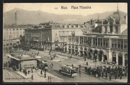 AK Nice / Nizza, Place Masséna, Totale mit Strassenbahn