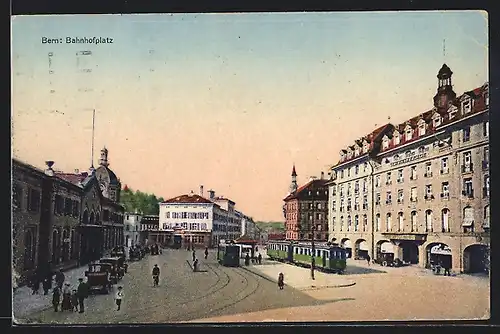 AK Bern, Bahnhofplatz mit Strassenbahnen