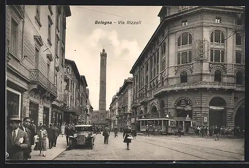AK Bologna, Via Rizzoli, Strassenpartie mit Strassenbahn