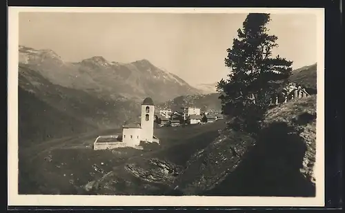 AK Avers-Cresta, Dorfkirche gegen die Berge