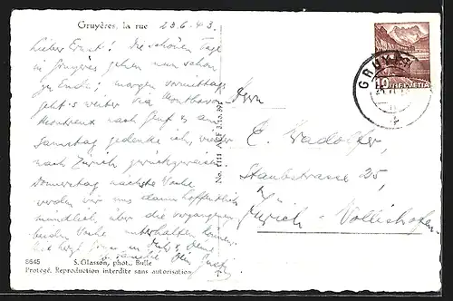 AK Gruyères, la rue et le Moléson