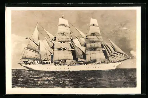 AK Segelschulschiff auf dem Meer