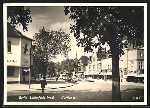 AK Berlin-Lichterfelde West, Curtiusstrasse mit Drogerie Kunert