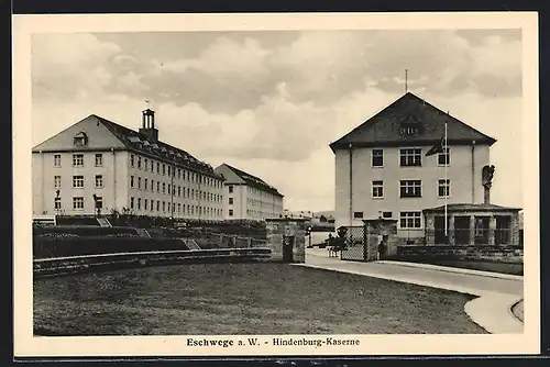 AK Eschwege, Hindenburg-Kaserne mit Wache am Eingangstor