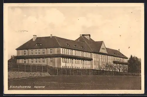 AK Bischofswerda, Kaserne von der Wiese aus gesehen