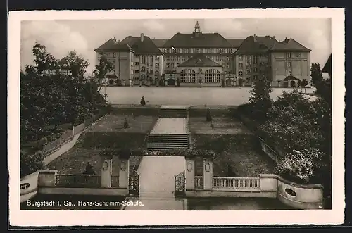 AK Burgstädt i. Sa., Blick zur Schule von der Vorderseite