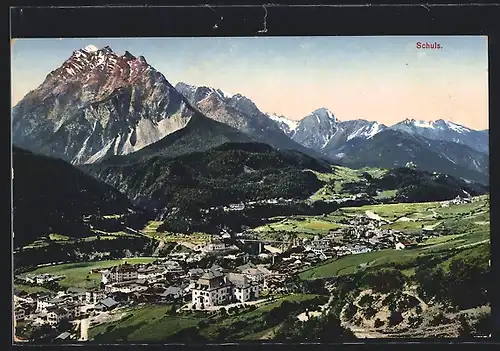 AK Schuls, Ortsansicht gegen Bergmassiv