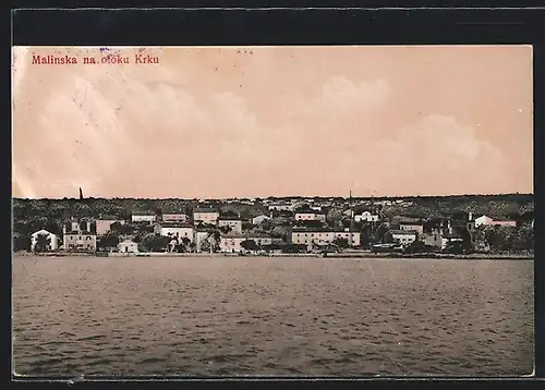 AK Malinska na otoku Krku, Blick auf den Ort vom Wasser aus gesehen