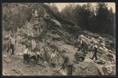 AK Arbeiter in einem Marmor Steinbruch in den Alpen