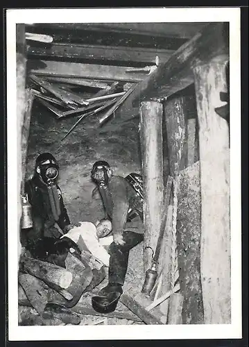 AK Bergung eines Verletzten im Steinkohlebergwerk