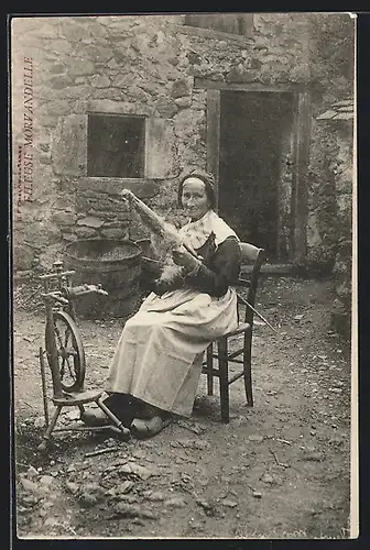 AK Burgund / Bourgogne, Fileuse Morvandelle