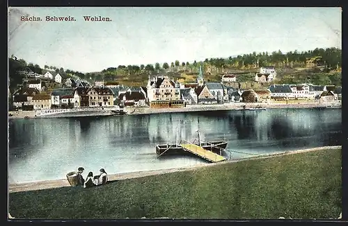 AK Wehlen / Sächs. Schweiz, Blick vom Ufer auf die Stadt