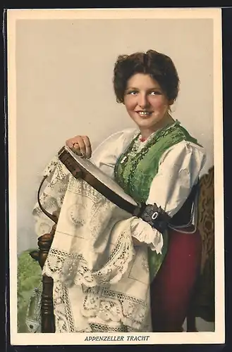 AK Frau beim Sticken einer Decke