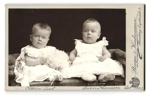 Fotografie Benque & Kindermann, Hamburg, königliches Wappen nebst Medaillen und Anschrift des Ateliers