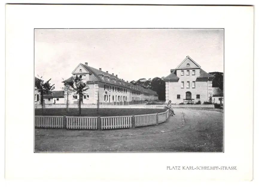 Fotoalbum mit 15 Lichtdrucken, Ansicht Karlsruhe, Hardtwald-Siedlung, Friedrich-Wolff-Str., Hindenburgstr., Waldring 5