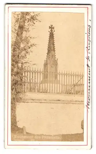Fotografie unbekannter Fotograf, Ansicht Plancenoit, Schinkel-Tabernakel von Belle-Alliance, Monument De Prussiens