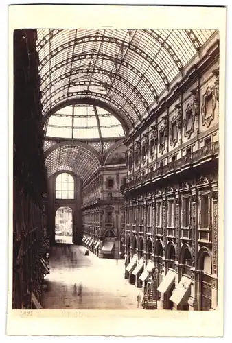 Fotografie unbekannter Fotograf, Ansicht Mailand - Milano, Galleria Vittorio Emanuele II