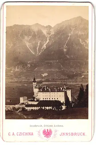 Fotografie C. A. Czichna, Innsbruck, Ansicht Innsbruck, Schloss Ambras mit Bergpanorama