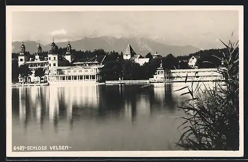 AK Velden, Blick vom See auf das Schloss