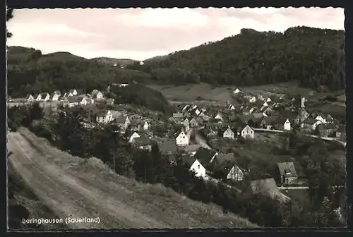 AK Beringhausen /Sauerland, Teilansicht mit Kirche