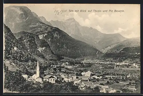 AK Sils, Ortsansicht mit Blick auf Thusis und Piz Beverin