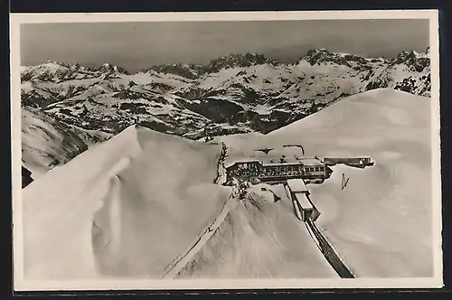 AK Davos, Berghaus-Restaurant Weissfluhjoch mit Blick zur Scesaplana
