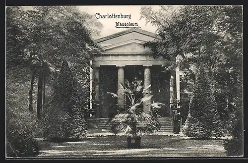 AK Berlin-Charlottenburg, Mausoleum mit Palmen