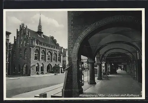 AK Marienburg / Malbork, Lauben am Rathaus