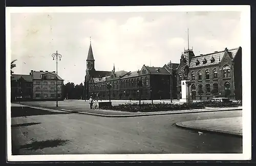 AK Neu Oderberg, Denkmal und Kirche am Ringplatz