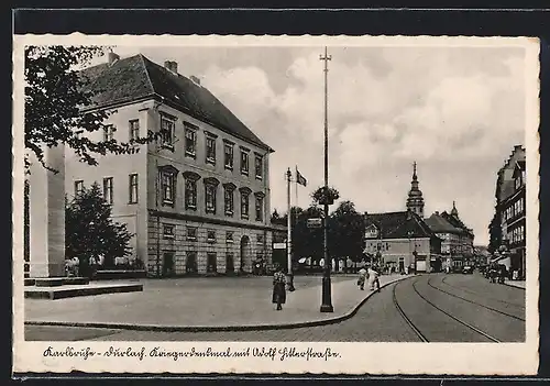 AK Karlsruhe-Durlach, Kriegerdenkmal mit strasse