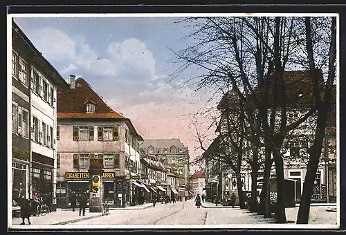AK Durlach, Hauptstrasse mit Passanten und Litfasssäule