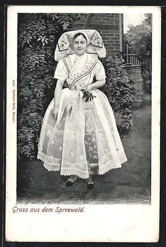 AK Schöne Spreewälderin in traditioneller Tracht