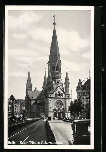 AK Berlin-Charlottenburg, Strassenbahn mit der Kaiser Wilhelm-Gedächtniskirche