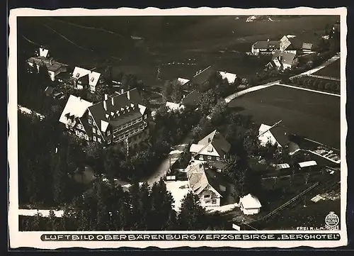 AK Oberbärenburg / Erzgeb., Berghotel vom Flugzeug aus gesehen
