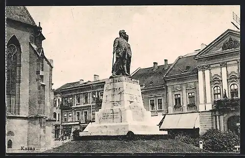 AK Kassa, Honved-szobor