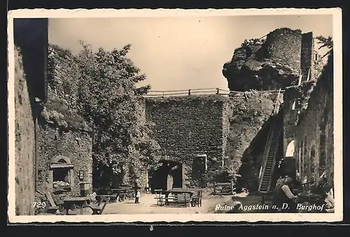 AK Aggstein, Burghof der Ruine