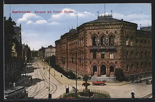 AK Saarbrücken, Bergamt mit Trierer Strasse und Strassenbahn